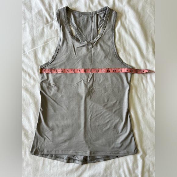 Silkworld Women's Running Tank. Criss Crossed in Back. Size Med. NWT. Grey, Soft - Picture 2 of 6